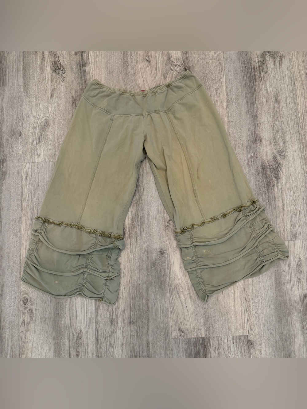 Avatar Sage Green Ruched Cotton Capri Pants Size Large Boho Cottagecore